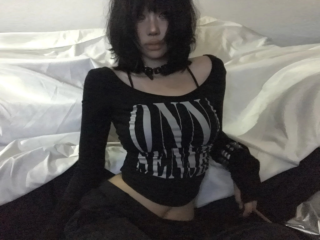 Karrcat Grunge Aesthetics Letter Print Crop Top Trashy Y2k Style Long Sleeve T-shirt Gothic Black Irregular Tops Vintage Punk