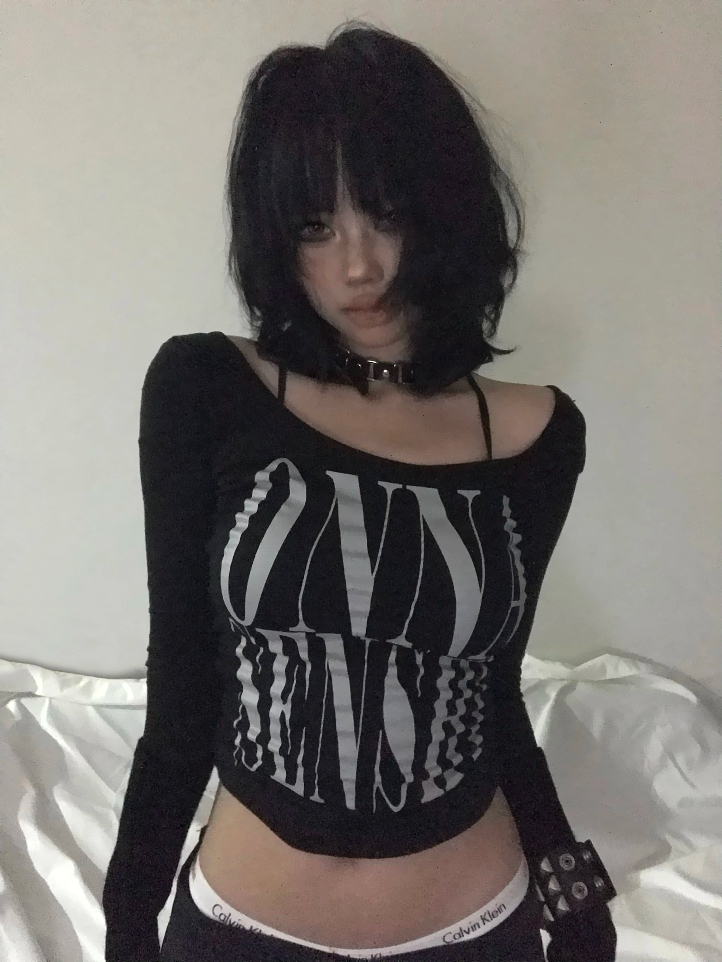 Karrcat Grunge Aesthetics Letter Print Crop Top Trashy Y2k Style Long Sleeve T-shirt Gothic Black Irregular Tops Vintage Punk